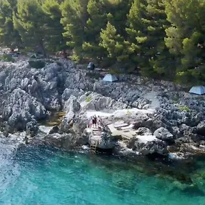 Pineside , Himare Albania