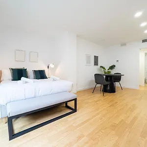 U-nique Albeniz Bcn , L'Hospitalet de Llobregat Spagna